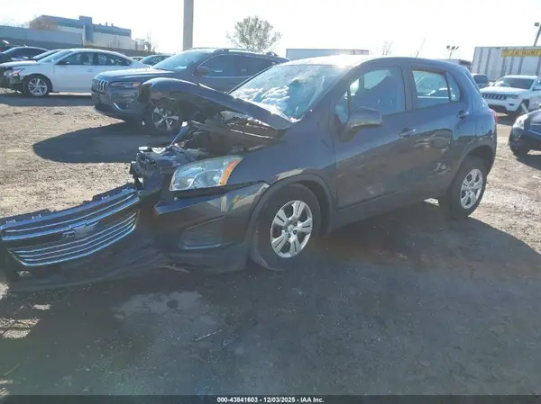 3GNCJKSB6GL132656 2016 CHEVROLET TRAX - Image 2