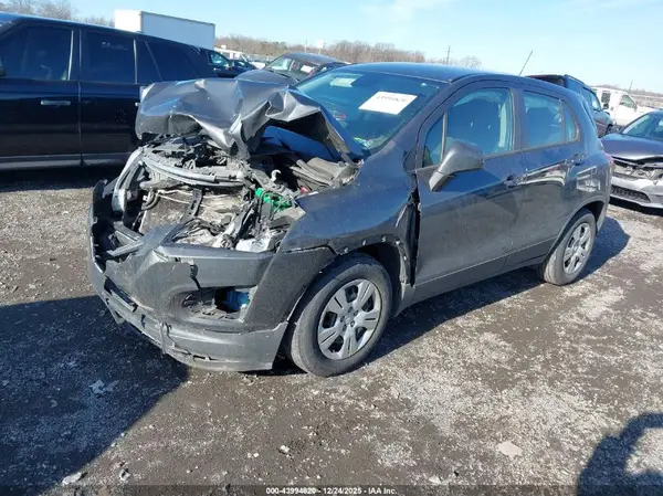 3GNCJKSB6GL175989 2016 CHEVROLET TRAX - Image 2