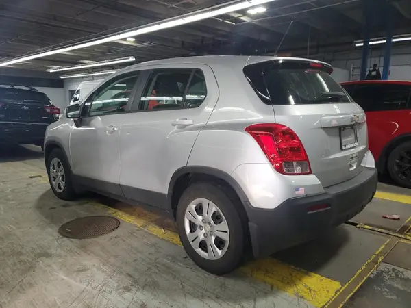 3GNCJKSB6GL227055 2016 CHEVROLET TRAX - Image 2