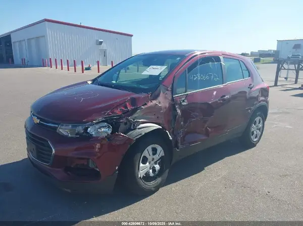 3GNCJKSB6HL169675 2017 CHEVROLET TRAX - Image 2