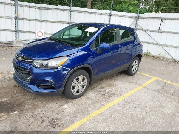 3GNCJKSB6HL174732 2017 CHEVROLET TRAX - Image 2