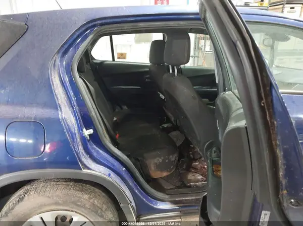 3GNCJKSB6HL175220 2017 CHEVROLET TRAX - Image 8