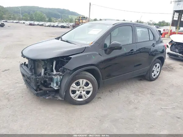 3GNCJKSB6HL205123 2017 CHEVROLET TRAX - Image 2