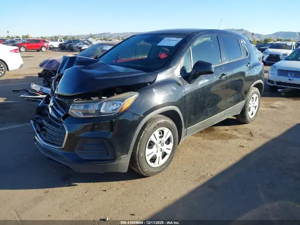 3GNCJKSB6HL206630 2017 CHEVROLET TRAX - Image 2