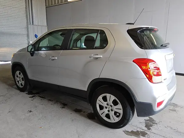 3GNCJKSB6HL230622 2017 CHEVROLET TRAX - Image 2