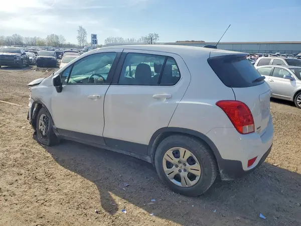 3GNCJKSB6HL247355 2017 CHEVROLET TRAX - Image 2