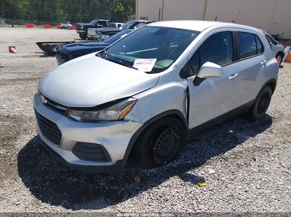 3GNCJKSB6HL259747 2017 CHEVROLET TRAX - Image 2
