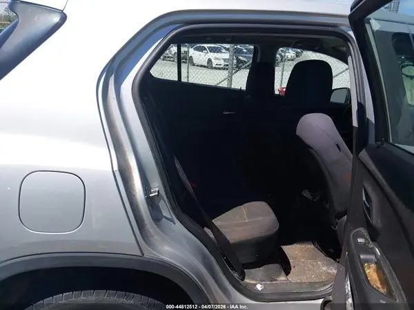 3GNCJKSB6HL259747 2017 CHEVROLET TRAX - Image 8