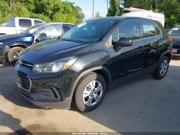 3GNCJKSB6HL269906 2017 CHEVROLET TRAX - Image 2