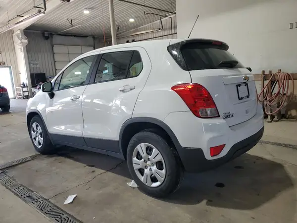 3GNCJKSB6HL271042 2017 CHEVROLET TRAX - Image 2