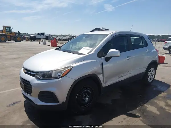3GNCJKSB6HL273163 2017 CHEVROLET TRAX - Image 2
