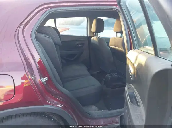 3GNCJKSB6HL276306 2017 CHEVROLET TRAX - Image 8