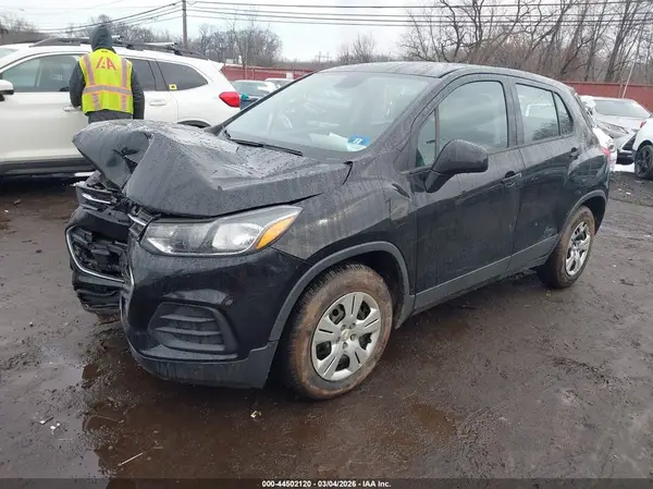 3GNCJKSB6HL281442 2017 CHEVROLET TRAX - Image 2