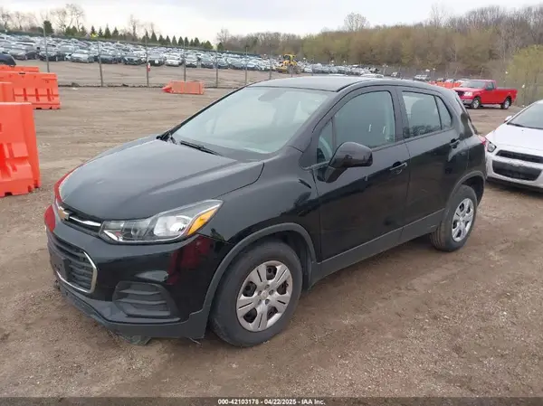 3GNCJKSB6HL284874 2017 CHEVROLET TRAX - Image 2