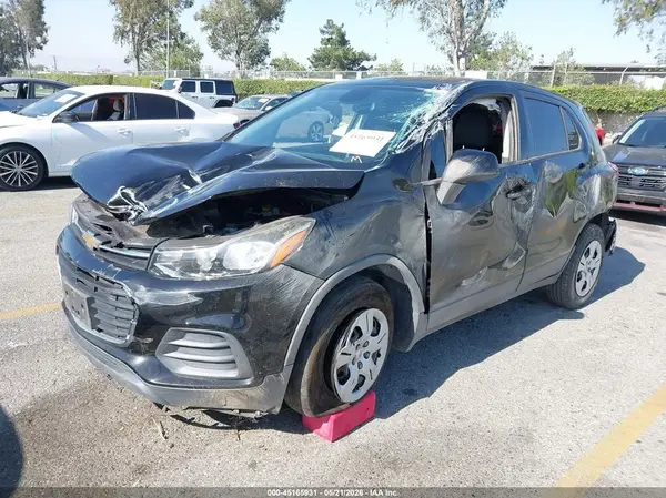 3GNCJKSB6JL170668 2018 CHEVROLET TRAX - Image 2