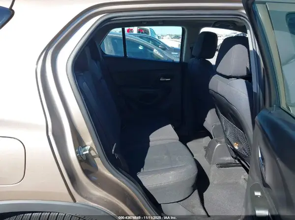3GNCJKSB6JL188166 2018 CHEVROLET TRAX - Image 8
