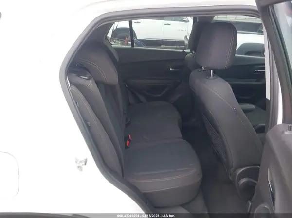 3GNCJKSB6JL212983 2018 CHEVROLET TRAX - Image 8