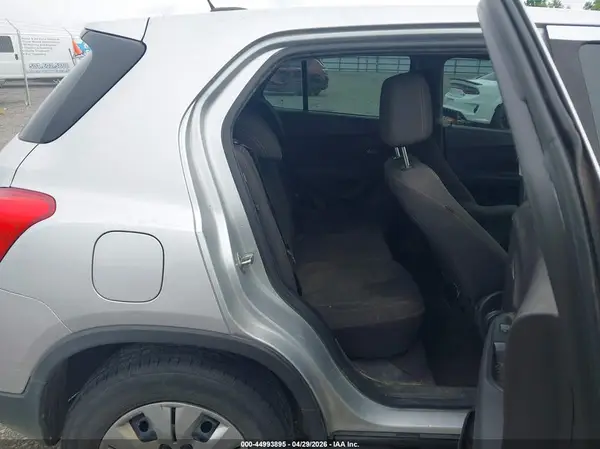 3GNCJKSB6JL233476 2018 CHEVROLET TRAX - Image 8