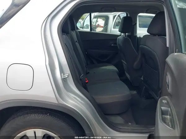 3GNCJKSB6JL284086 2018 CHEVROLET TRAX - Image 8
