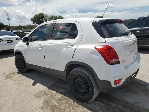 3GNCJKSB6JL317653 2018 CHEVROLET TRAX - Image 2