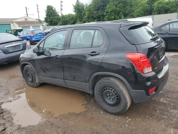 3GNCJKSB6JL334940 2018 CHEVROLET TRAX - Image 2
