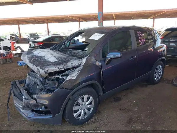 3GNCJKSB6JL346098 2018 CHEVROLET TRAX - Image 2