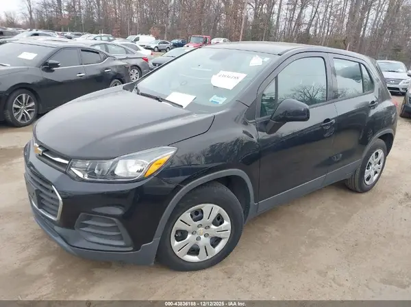 3GNCJKSB6JL357571 2018 CHEVROLET TRAX - Image 2