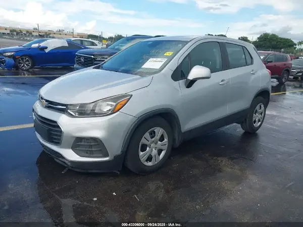 3GNCJKSB6JL362480 2018 CHEVROLET TRAX - Image 2