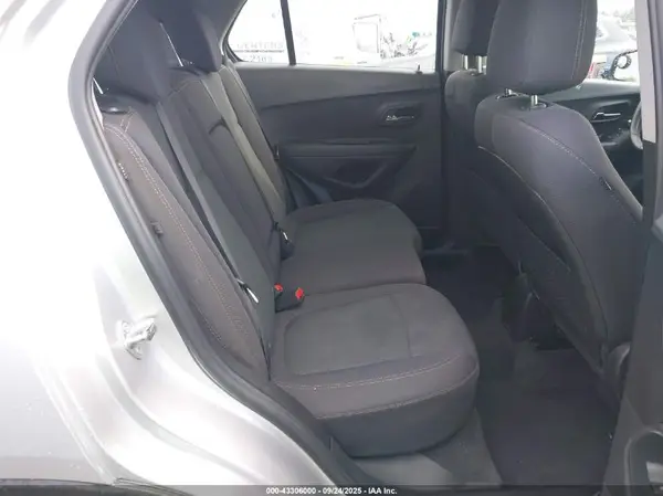 3GNCJKSB6JL362480 2018 CHEVROLET TRAX - Image 8