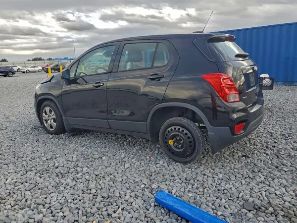 3GNCJKSB6JL375715 2018 CHEVROLET TRAX - Image 2