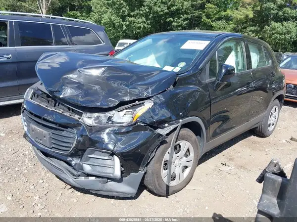 3GNCJKSB6JL377139 2018 CHEVROLET TRAX - Image 2