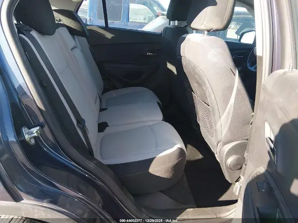 3GNCJKSB6JL386181 2018 CHEVROLET TRAX - Image 8