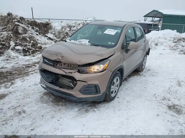 3GNCJKSB6JL388688 2018 CHEVROLET TRAX - Image 2