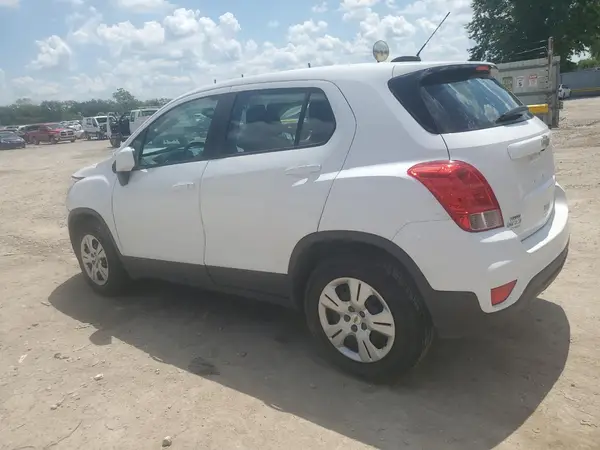 3GNCJKSB6JL412455 2018 CHEVROLET TRAX - Image 2