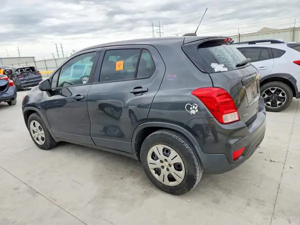 3GNCJKSB6KL108141 2019 CHEVROLET TRAX - Image 2