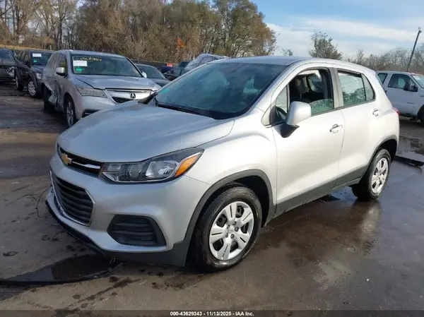 3GNCJKSB6KL131175 2019 CHEVROLET TRAX - Image 2