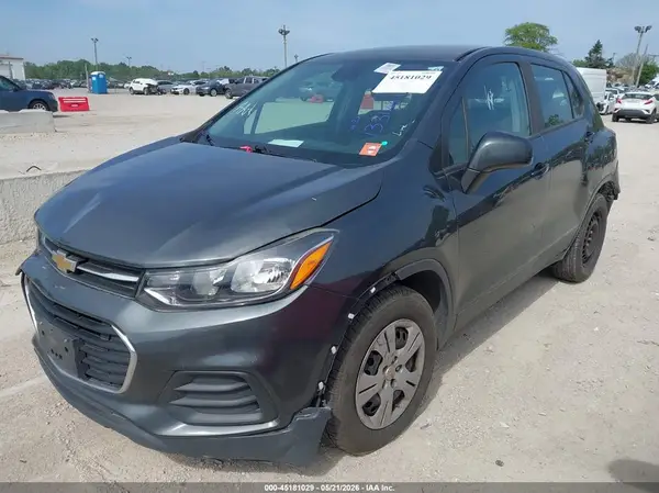 3GNCJKSB6KL133122 2019 CHEVROLET TRAX - Image 2