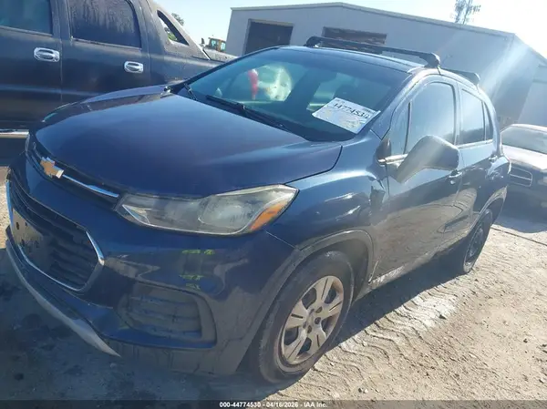 3GNCJKSB6KL134464 2019 CHEVROLET TRAX - Image 2