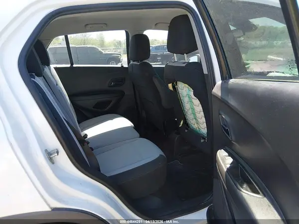 3GNCJKSB6KL141222 2019 CHEVROLET TRAX - Image 8