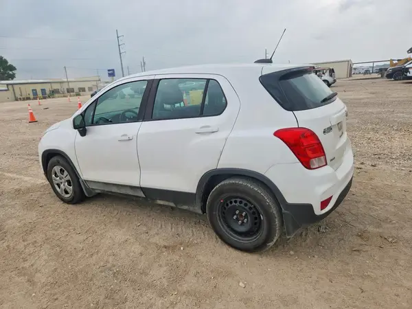 3GNCJKSB6KL142838 2019 CHEVROLET TRAX - Image 2
