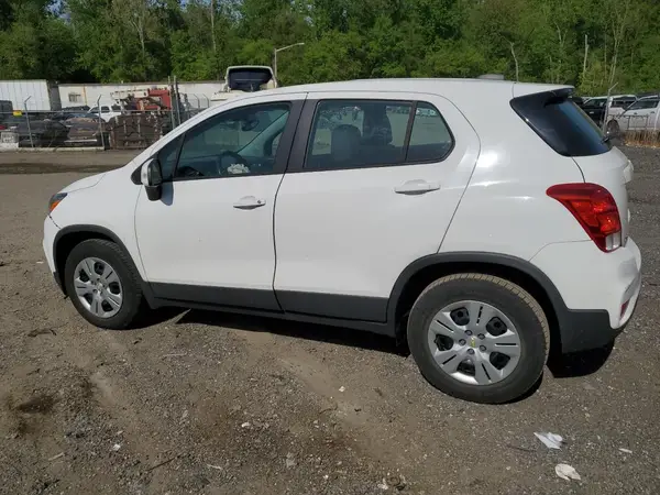 3GNCJKSB6KL176519 2019 CHEVROLET TRAX - Image 2
