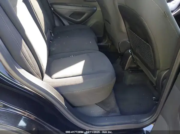 3GNCJKSB6KL178934 2019 CHEVROLET TRAX - Image 8