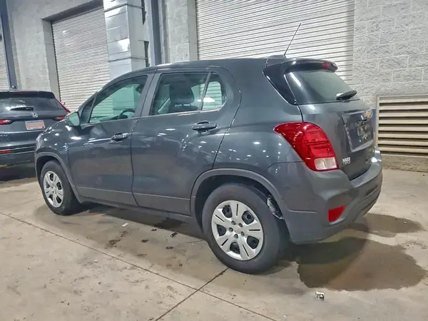 3GNCJKSB6KL180747 2019 CHEVROLET TRAX - Image 2