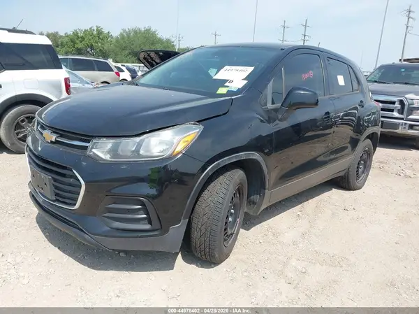3GNCJKSB6KL181011 2019 CHEVROLET TRAX - Image 2
