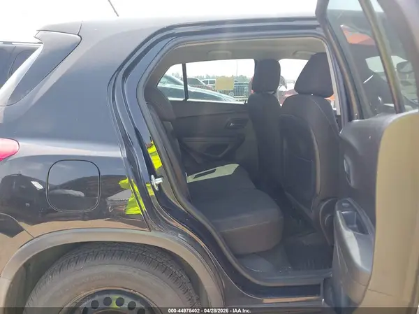 3GNCJKSB6KL181011 2019 CHEVROLET TRAX - Image 8