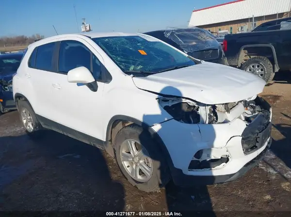3GNCJKSB6KL201922 2019 CHEVROLET TRAX - Image 1