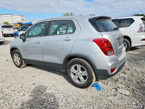 3GNCJKSB6KL207347 2019 CHEVROLET TRAX - Image 2
