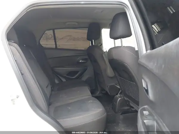 3GNCJKSB6KL215108 2019 CHEVROLET TRAX - Image 8