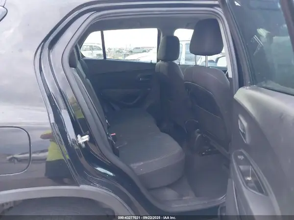 3GNCJKSB6KL216579 2019 CHEVROLET TRAX - Image 8