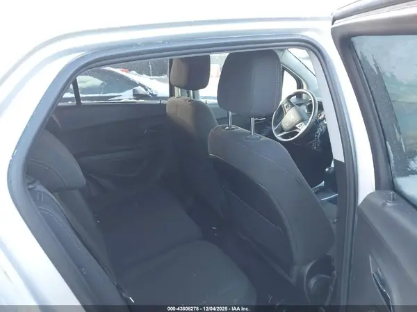 3GNCJKSB6KL217666 2019 CHEVROLET TRAX - Image 8